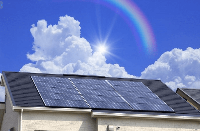 夏の太陽光発電システム